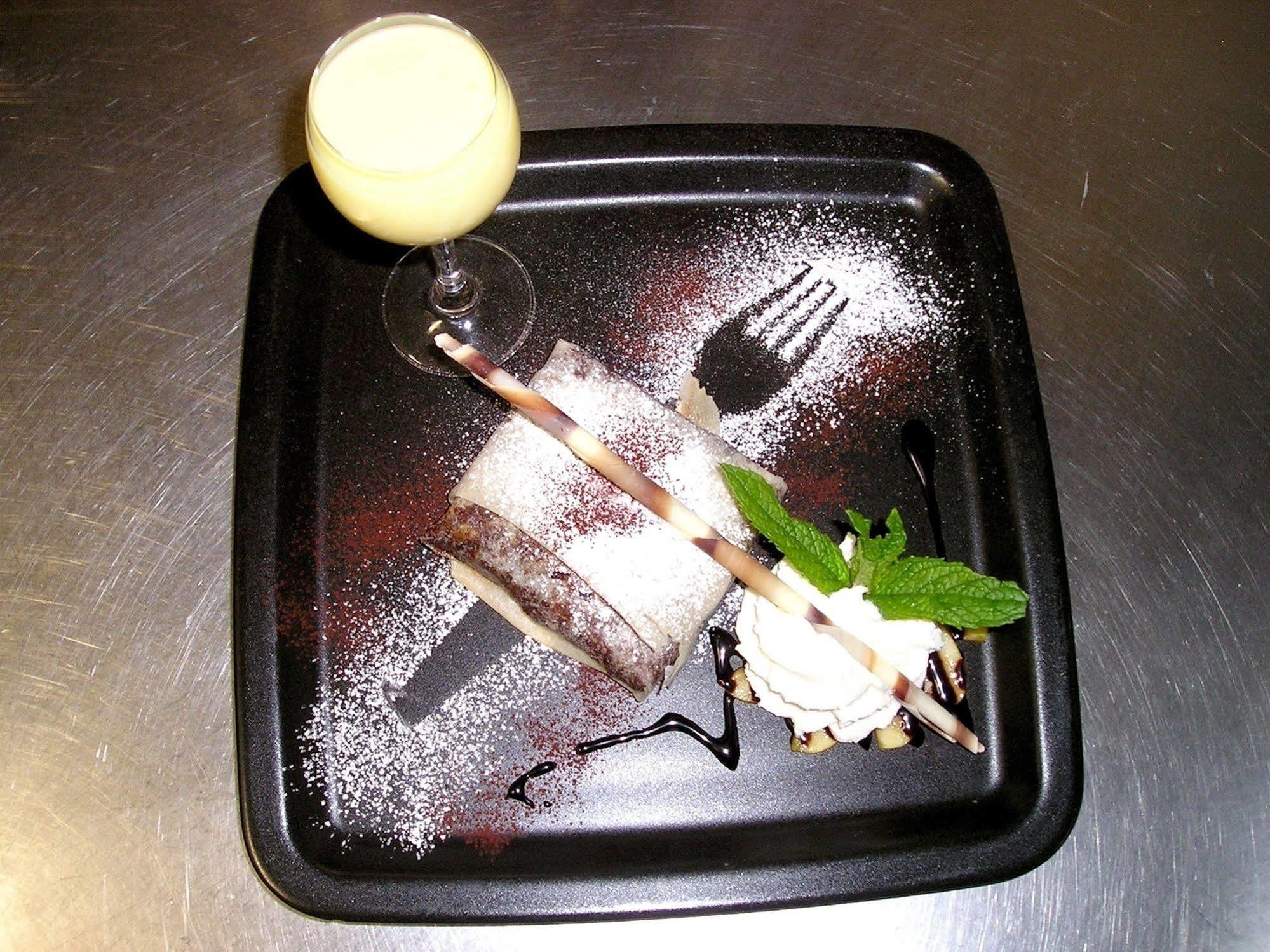 Logis Hotel Restaurant La Tete Des Faux 르본옴므 외부 사진