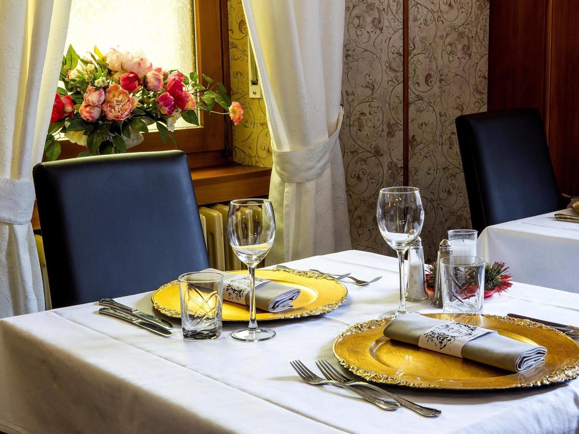 Logis Hotel Restaurant La Tete Des Faux 르본옴므 외부 사진